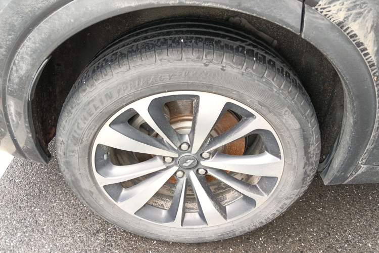 Used Li Auto ONE 2021 Extended-Range 6-Seater Version Right Rear Wheel Hub