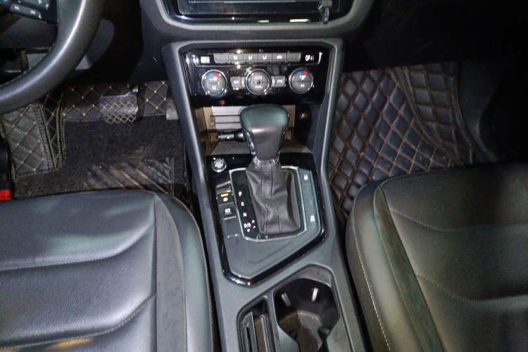 Used Volkswagen Tiguan L 2020 330TSI Automatic Two-Wheel Drive Panoramic Comfort Edition China VI Standard