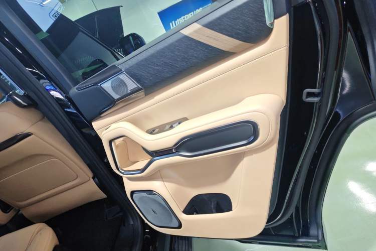 Used Formula Leopard Leopard 8 2025 Smart & Brave Flagship Edition 7 Seats