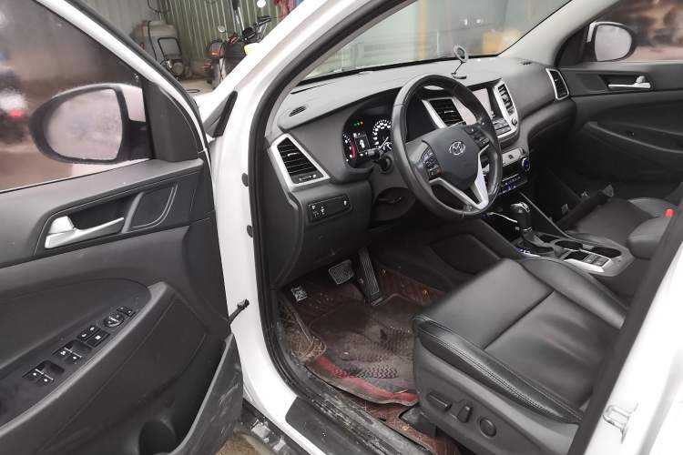 Used Hyundai Tucson 2018 1.6T Dual-Clutch Two-Wheel Drive 15th Anniversary Special Edition