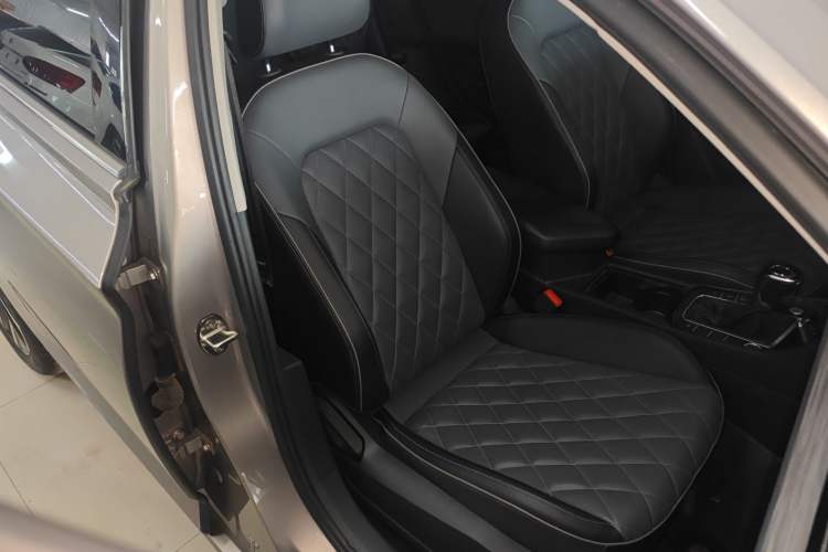 Used Volkswagen Sagitar 2023 200TSI DSG Excellence Edition Right Front Seat