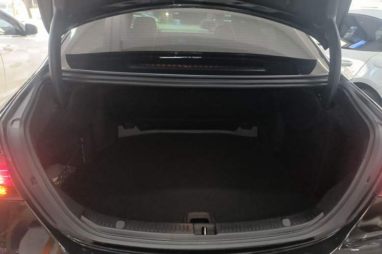 Used Mercedes-Benz E-Class 2022 Second Facelift E 260 L Sport Edition