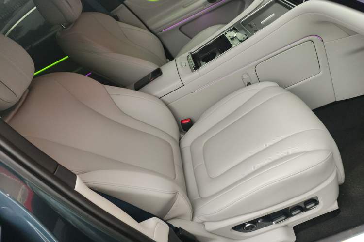 Used Hima AITO M9 2024 Range-Extended Max Edition 42 kWh 6-Seater Version
