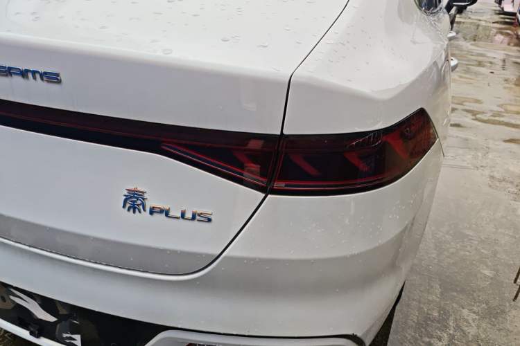 Used BYD Qin PLUS 2021 DM-i 120KM Prestige Model Right Rear Taillight