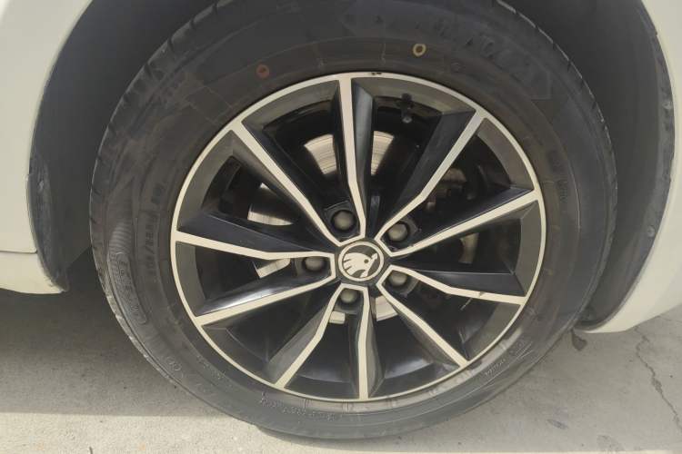 Used Skoda Octavia 2017 1.6L Manual Smart Drive Edition