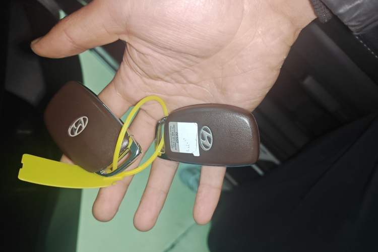 Used Hyundai ix25 2015 1.6L Automatic Two-Wheel-Drive Deluxe DLX Model