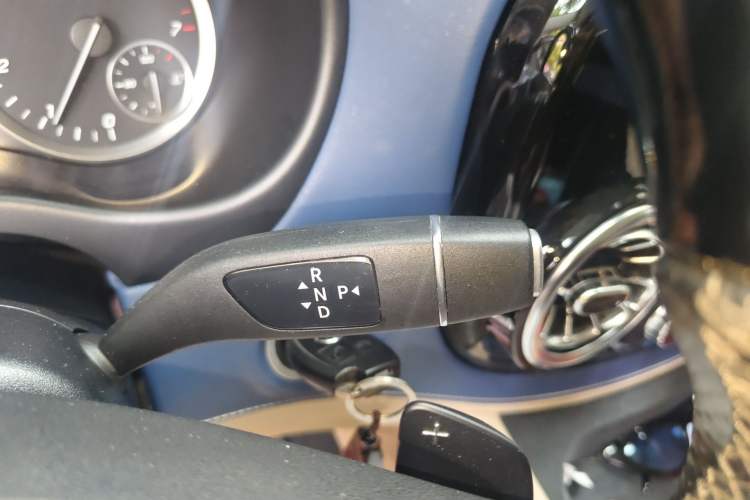 Used Mercedes-Benz Vito 2020 2.0T Business Version 7 Seats Gear Lever