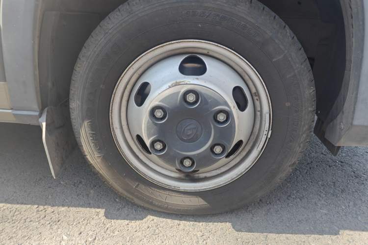 Used SAIC MAXUS Xintu V80 