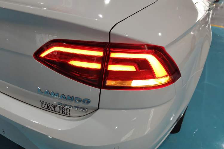 Used Volkswagen Lamando 2018 230TSI DSG Fashion Edition