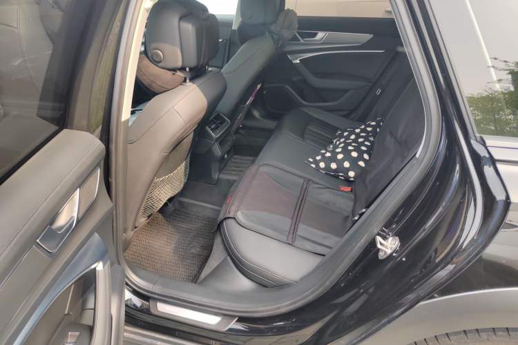 Used Audi A6 2022 allroad quattro Explorer 55 TFSI Prestige Off-Road Model