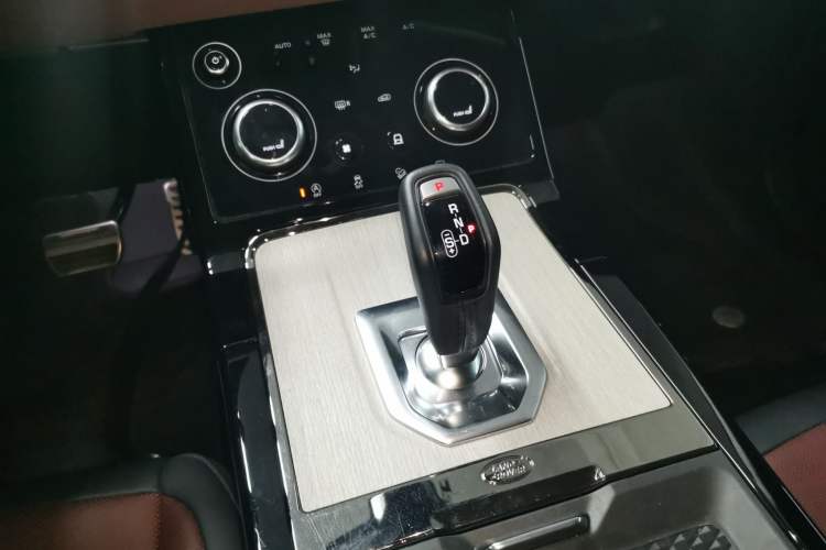 Used Land Rover Range Rover Evoque New Energy 2023 Aurora L P300e Plug-in Hybrid Electric Version