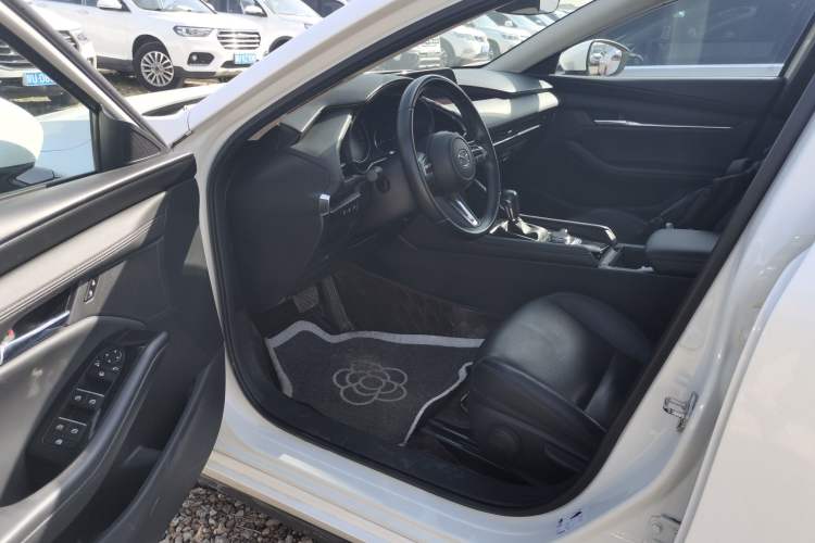 Used Mazda 3 Axela 2020 2.0L Automatic Zhiya Edition Driver Seat