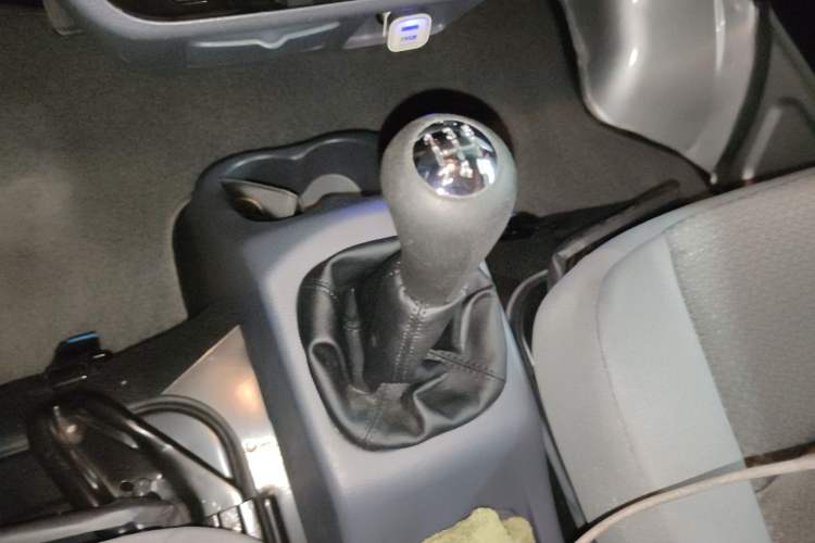 Used Jinbei Hiace X30 2020 1.5L Super-Comfortable Version China VI Standard SWC15M
