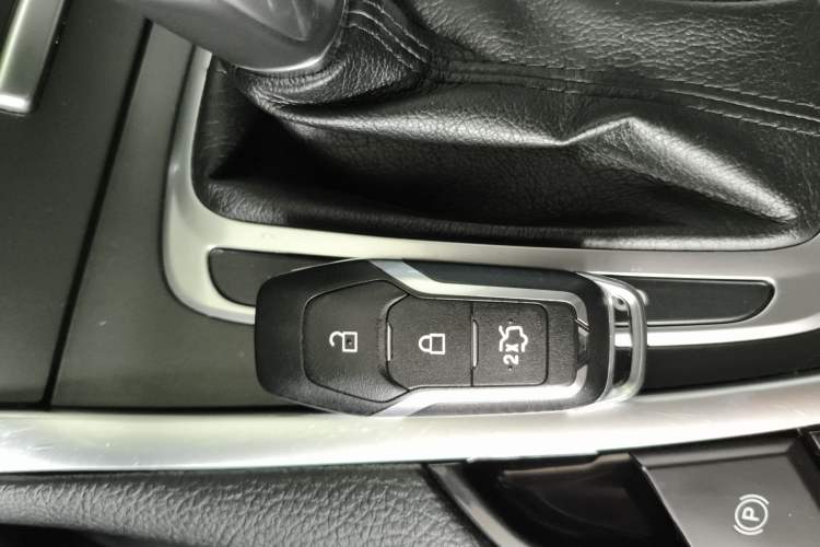 Used Ford Edge 2016 EcoBoost 245 Four-Wheel Drive Titanium 7-Seater
