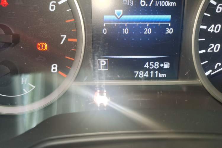 Used Nissan Tiida 2016 1.6L CVT Smart Drive Edition Odometer Close Up