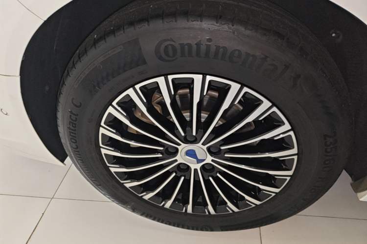 Used Denza D9 2022 DM-i 970 Four-Wheel Drive Flagship Model
