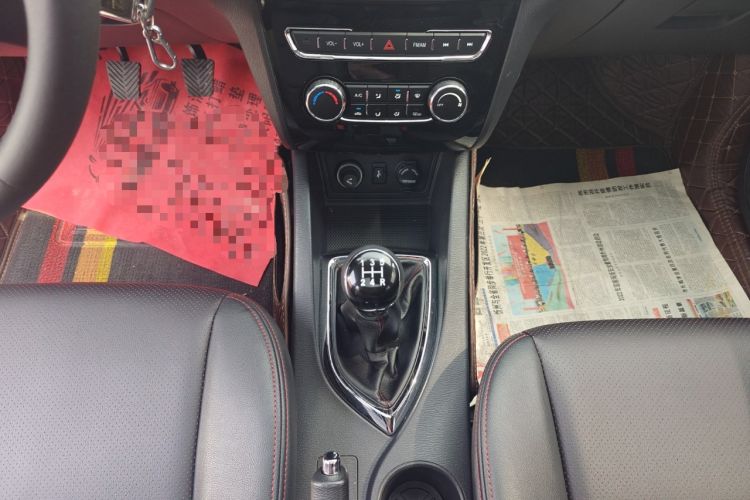 Used CHANGAN KAICHENG Oushang A600 2016 1.5L Manual Luxury 7-Seater Gear Lever