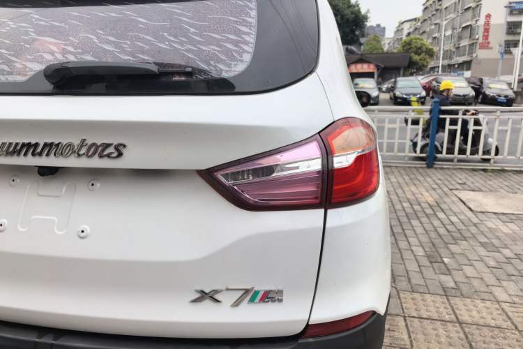 Used SWM X7 2016 1.8L Manual Luxury Edition 7 Seats