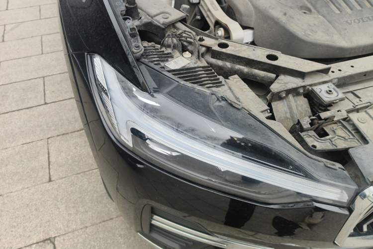 Used Volvo XC60 2024 B5 4x4 Smart Luxury Edition Exterior 6