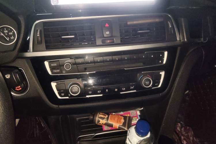 Used BMW 3 Series 2016 328Li Fashion Model Audio And AC Panel