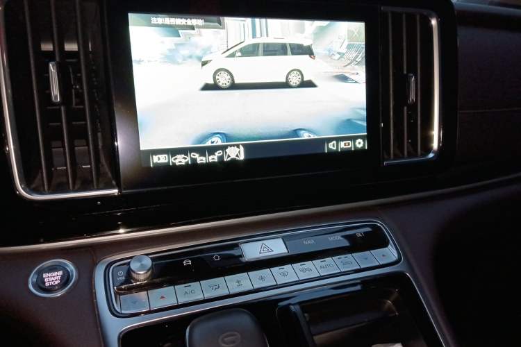 Used GAC Trumpchi M8 2021 Lingxiu Series 390T Deluxe Edition Audio And AC Panel