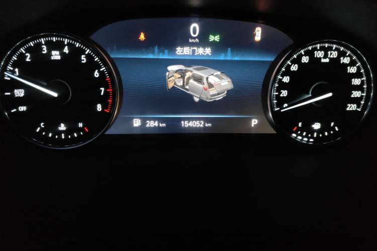 Used Buick GL8 2022 Land Business Class 652T Luxury Model Odometer Close Up