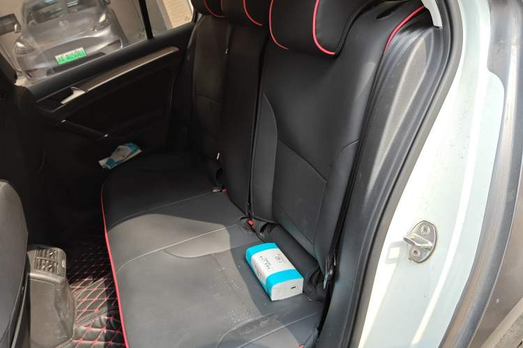 Used Volkswagen Golf 2017 1.6L Automatic Comfort Million-Vehicle Anniversary Edition
