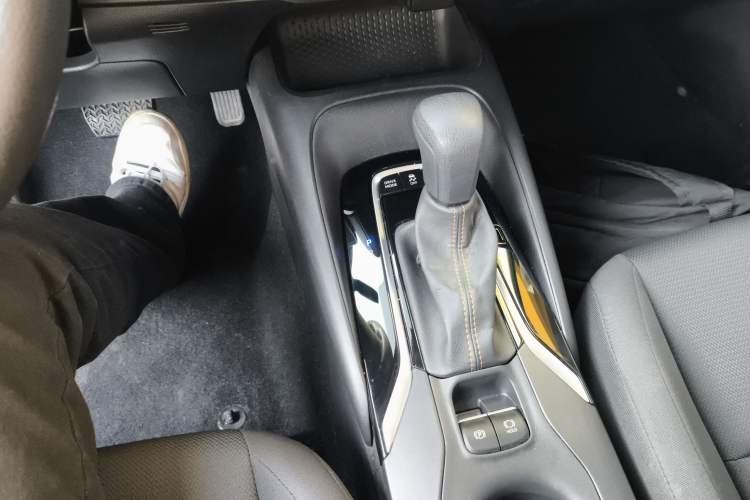 Used Toyota Levin 2023 Smart Electric Hybrid Dual-Engine 1.8L Leading Edition