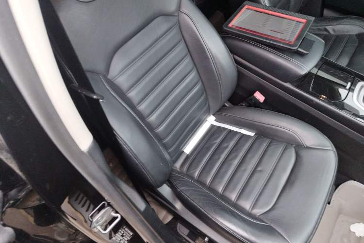 Used Ford Edge 2015 2.0T GTDi 4x4 High-Grade Model Right Front Seat