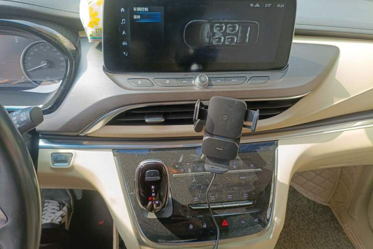 Used Buick GL8 2023 Land Business Class Smart Deluxe Model Audio And AC Panel