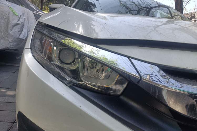 Used Honda Civic 2016 220TURBO CVT Luxury Edition Right Front Headlight