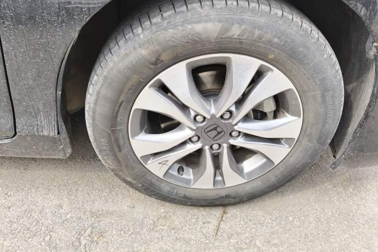 Used Honda Accord 2015 2.0L LX Comfort Edition Right Front Wheel Hub