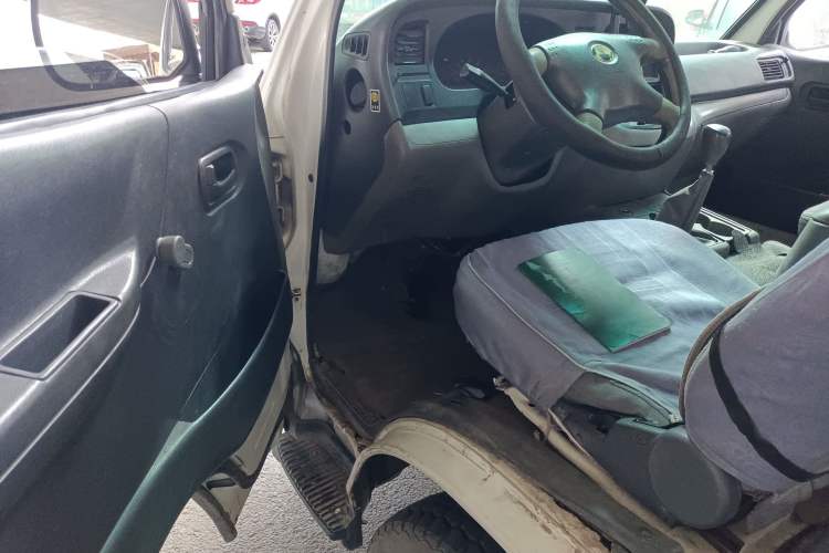 Used Jinbei Hiace 2011 2.0L 5th Generation Kuaiyunwang Standard Version 4G20B Driver Seat