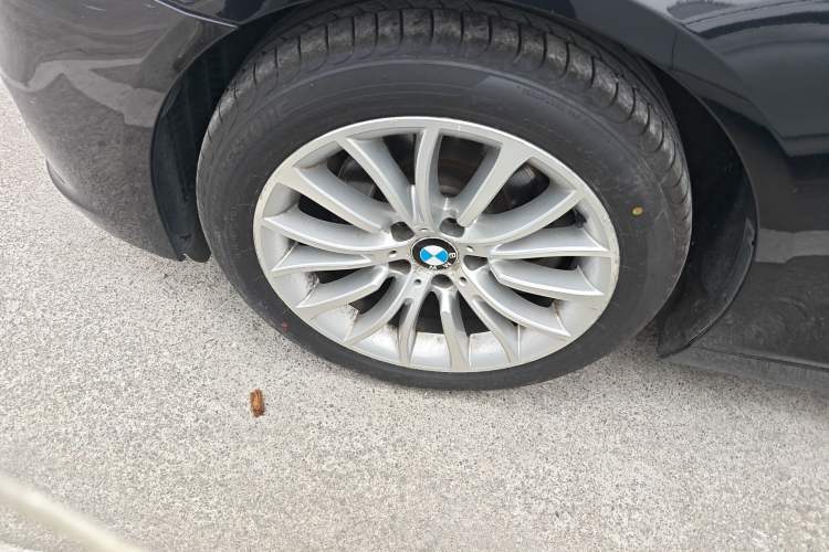 Used BMW 5 Series 2017 525Li Luxury Design Package Left Front Wheel Hub