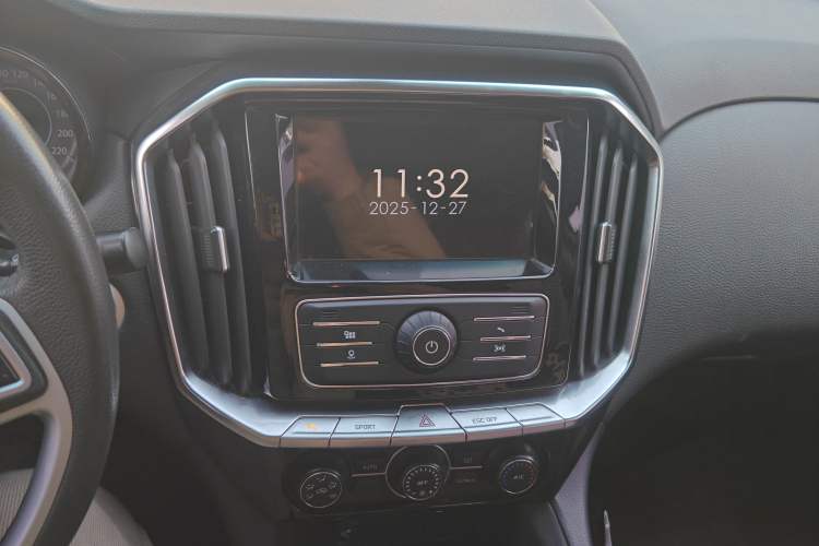 Used JMC Yusheng S350 2016 2.0T Automatic All-Wheel Drive Gasoline Ultra-Luxury 5-Seater
