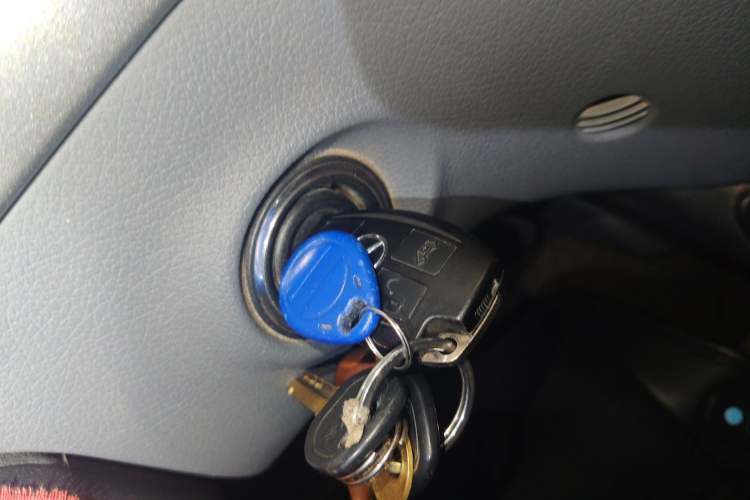 Used Mercedes-Benz Vito 2011 2.5L 7-seater executive version