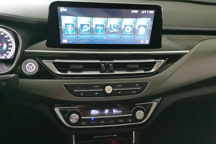 Used CHANGAN Ruicheng CC 2021 Blue Whale Edition 1.5T DCT Prestige Model
