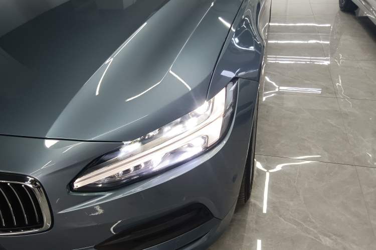 Used Volvo S90 2018 T4 Zhiyuan Edition
