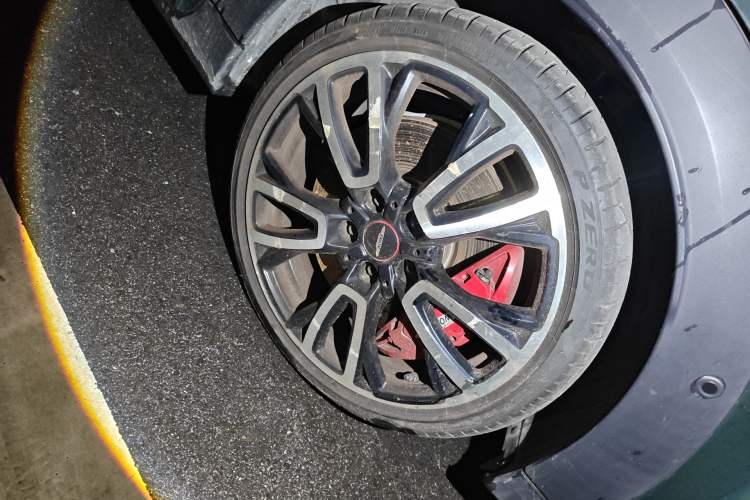 Used MINI JCW 2022 Refresh 2.0T JOHN COOPER WORKS ALL-IN Right Front Wheel Hub