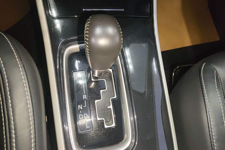 Used Mitsubishi Outlander 2020 2.0L Two-Wheel Drive Comfort Edition 7-Seater