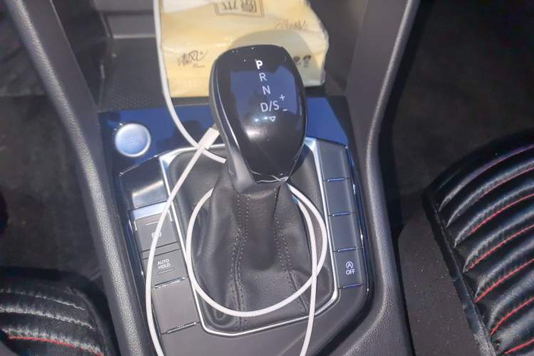 Used Volkswagen Tiguan L 2025 Model, Outstanding Version, 300TSI Automatic Two-Wheel Drive Longteng Edition
