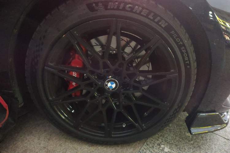 Used BMW 3 Series 2024 330Li M Sport Night Edition Package Right Front Wheel Hub