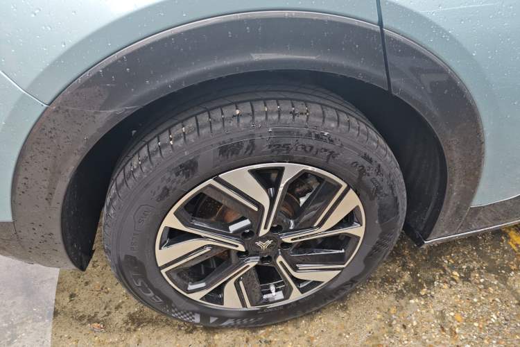 Used NETA U 2022 Zhi 400 Lithium-Nickel-Manganese-Cobalt Energy System
