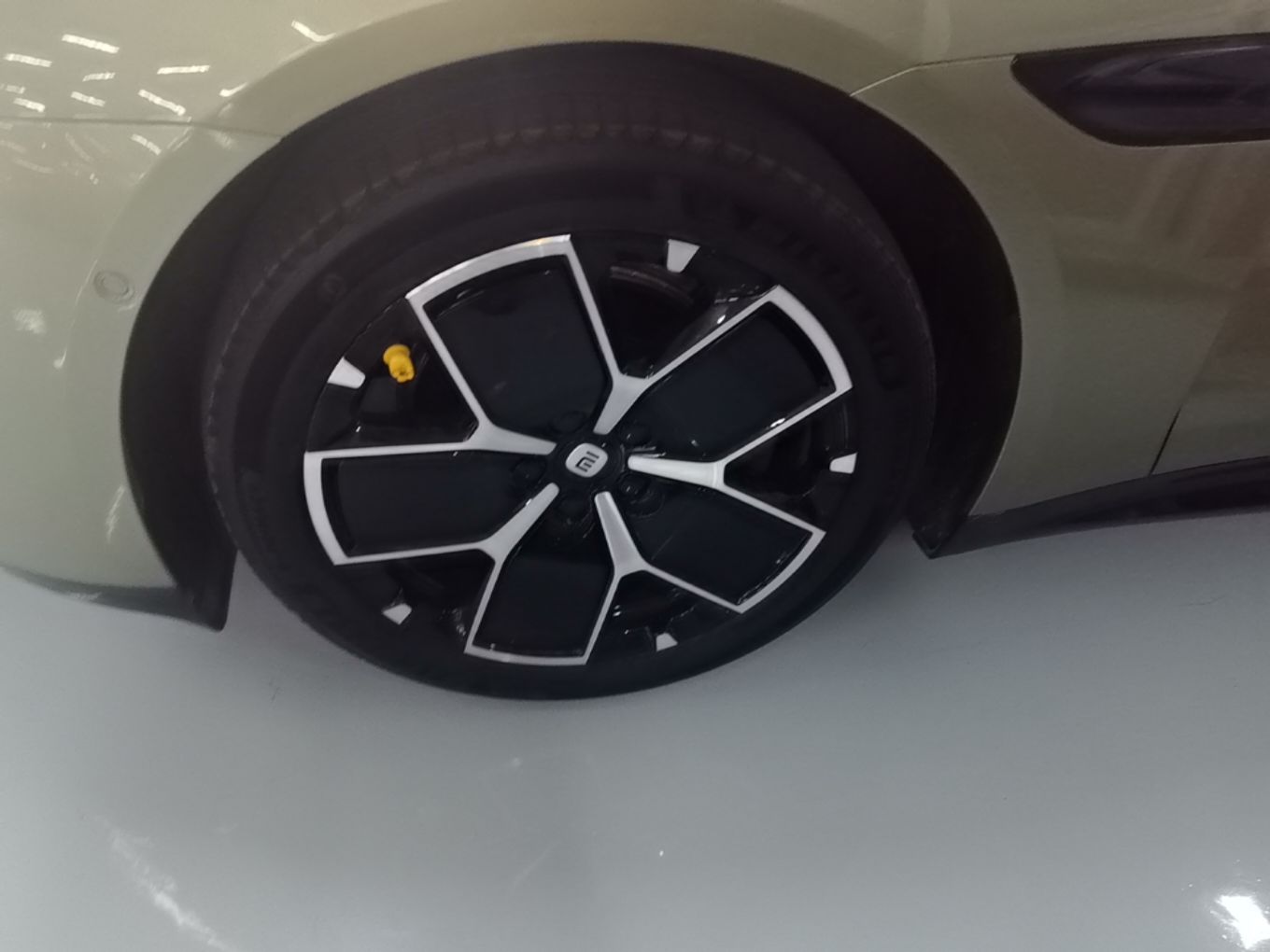 Xiaomi Auto SU7 2024 Rear-Drive Ultra-Long Range Advanced Pro-Level Intelligent Driving Version — снимка 10