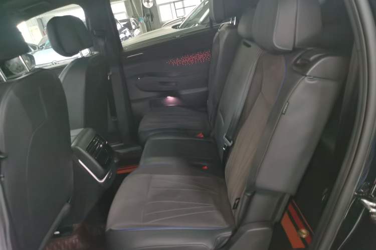 Used Volkswagen Teramont 2025 Tiguan Pro 450TSI Four-Wheel Drive Summit Edition Left Rear Seat