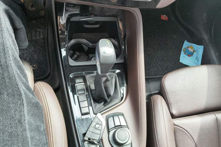 Used BMW X1 2016 sDrive18Li Luxury Model Gear Lever