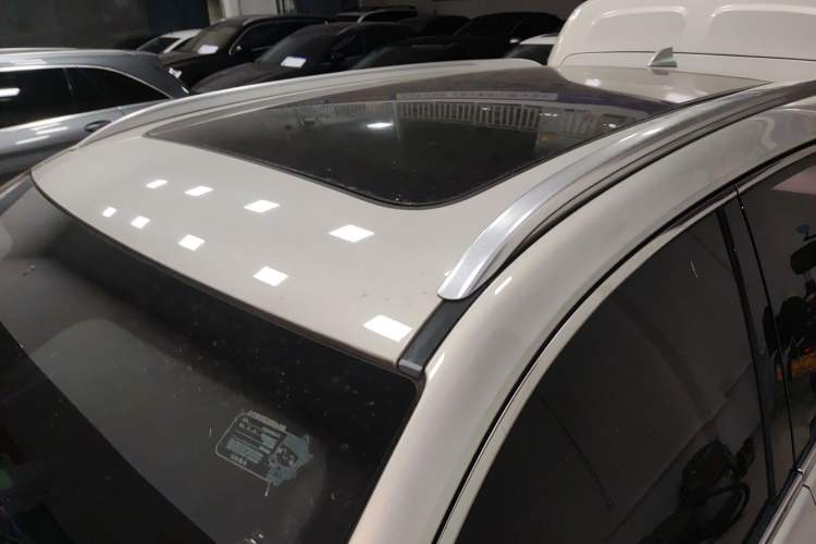 Used Hongqi HS5 2022 Revised Version 2.0T Smart Connect Flagship Edition Roof