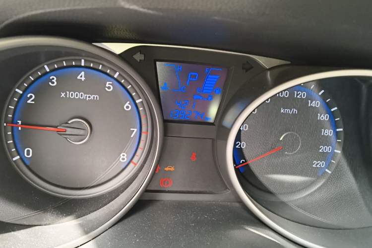 Used Hyundai ix35 2013 2.0L Automatic Two-Wheel Drive Smart GLS China IV Standard