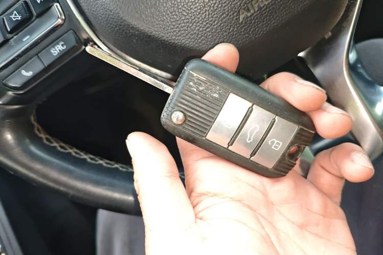 Used Roewe RX5 2016 20T Two-Wheel Drive Automatic Internet Smart Edition