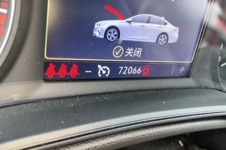 Used Buick Regal 2024 25T Deluxe Edition Odometer Close Up